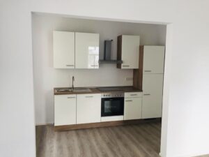 Neue EBK mit Elektrogeräten