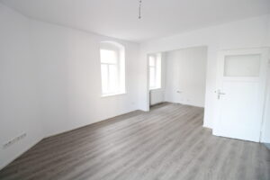 Wohnzimmer mit offener Küche EG