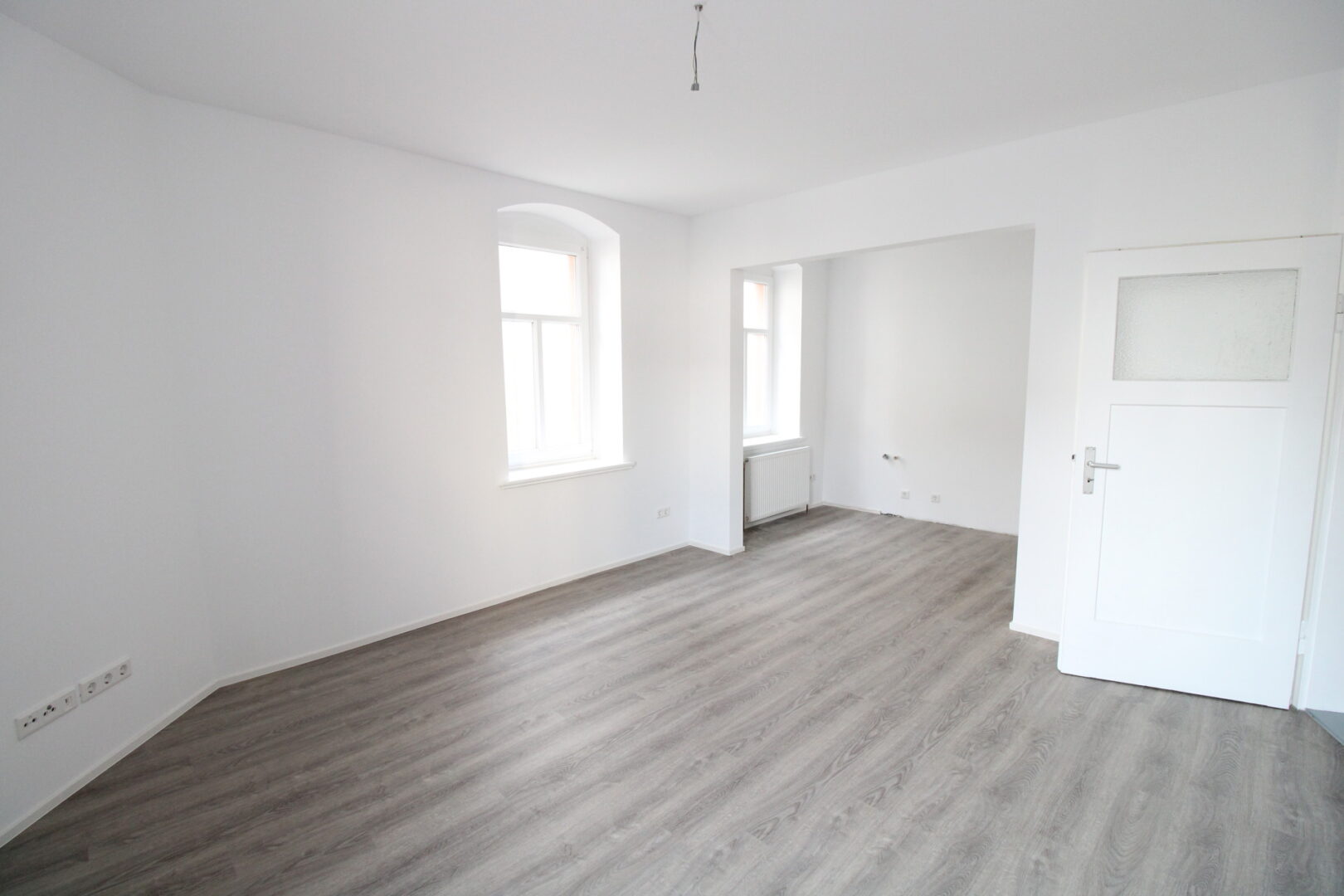 Wohnzimmer mit offener Küche EG