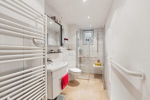 Badezimmer im Erdgeschoss