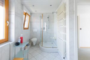 Bad im Obergeschoss 2