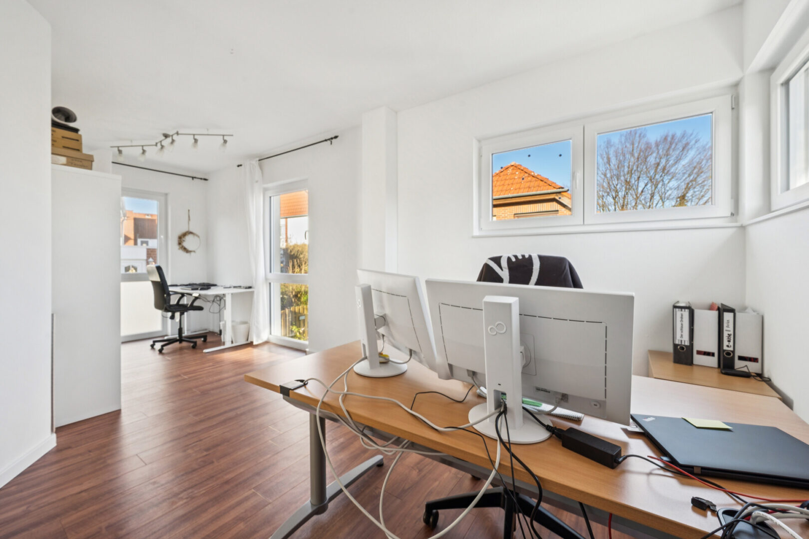 Großes Zimmer/ Aktuell Büro