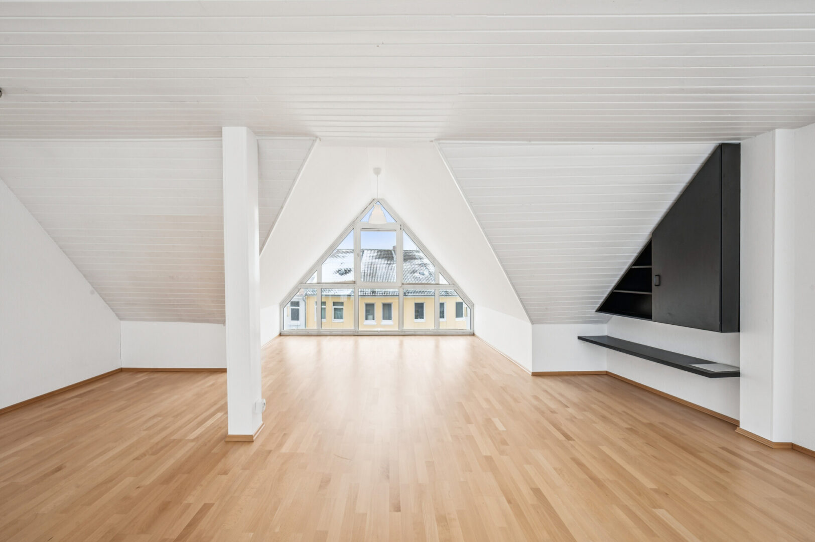 Dachgeschoss Straßenseite